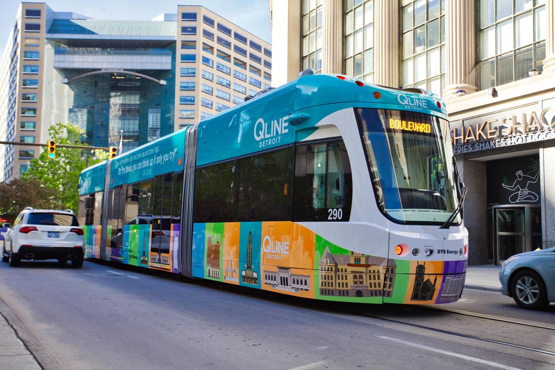 A QLINE streetcar on Woodward Avenue in Detroit (photo credit: Bill Bowen)