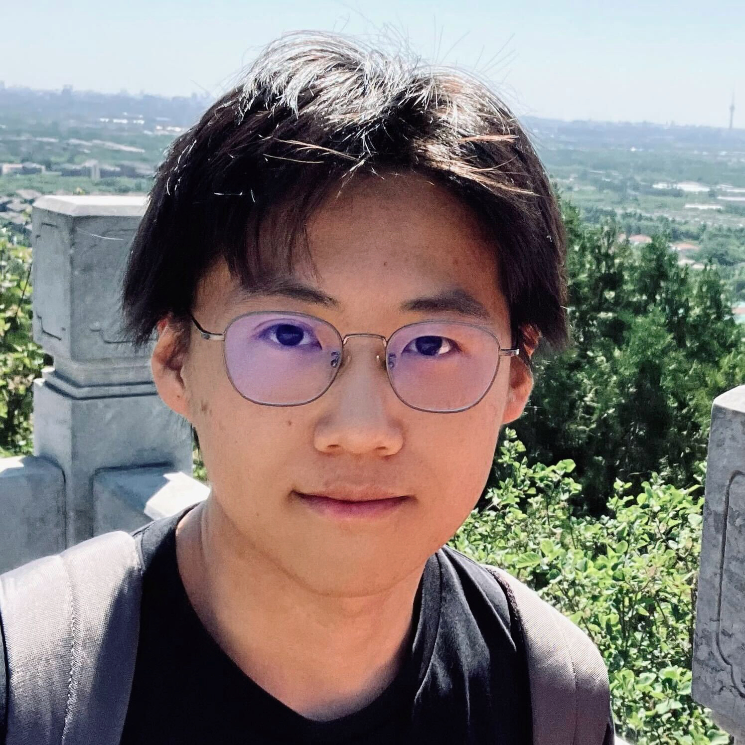 profile of Yuxuan Liu